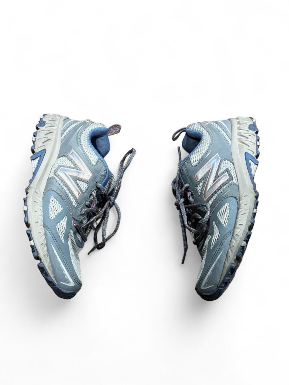 New Balance 410v7 All 
Terrain Trail Running Shoes View 3